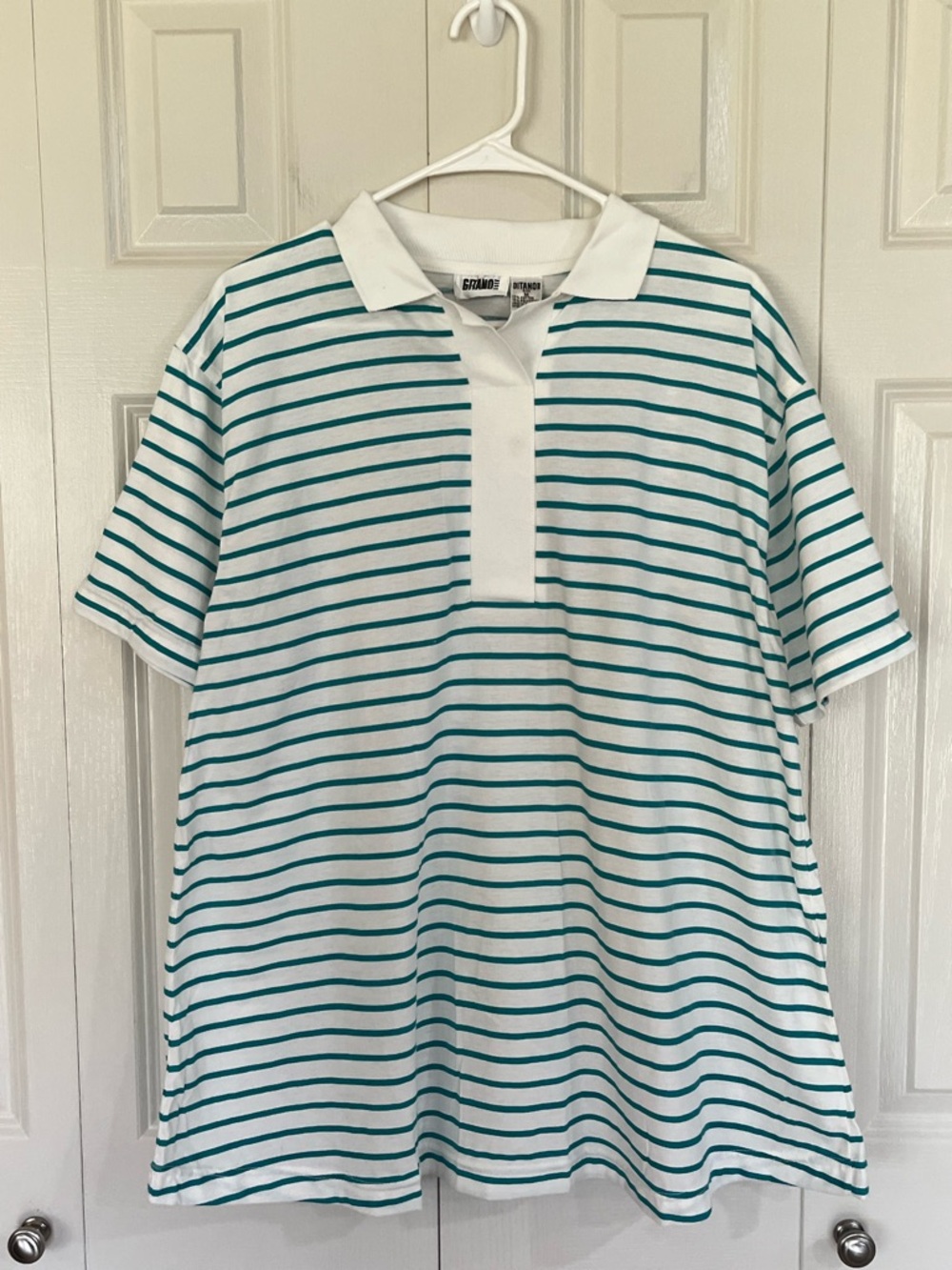 Vintage Women’s Gitano White Polo Tee With Teal Stripes Size Medium Oversized
